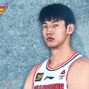 辉达-上海半场险胜广东！弗格+洛夫顿轰32分，萨姆纳+3小将齐爆死顶！