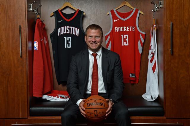 1615724615319022403.jpg 861956776-houston-rockets-introduce-tilman-fertitta.jpg.jpg